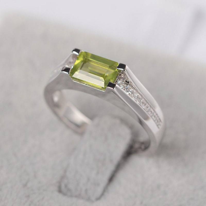 Grüner Peridot Ring Silber Verlobungsring August Geburtsstein Jahrestagsring Für Frauen von JackDesignJewelry