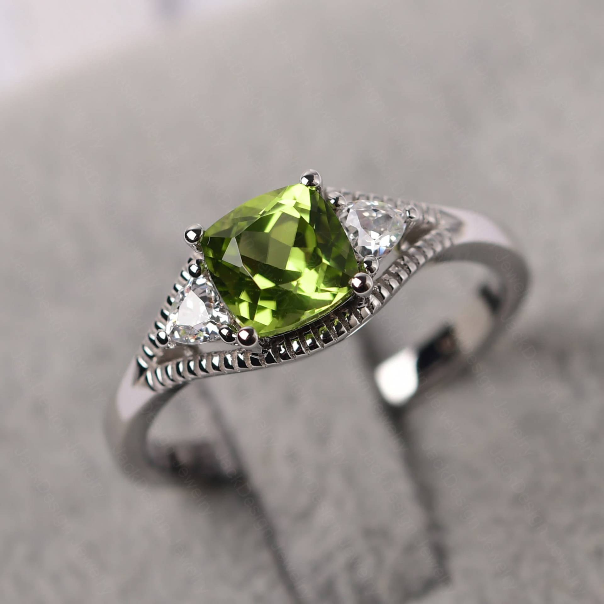 Kissenschnitt Peridot Ehering Silber Antik Milgrain Ring August Geburtsstein von JackDesignJewelry