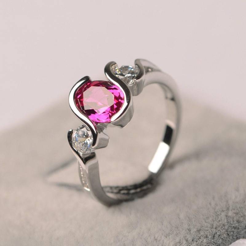Lab Rubinring Ehering Für Frauen Ovale Form Sterling Silber 925 Roter Steinring von JackDesignJewelry