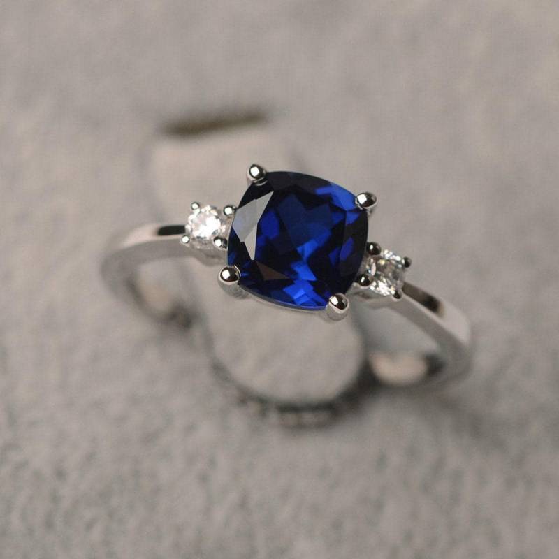 Lab Saphir Ring Kissenschliff September Geburtsstein 925 Silber Ehering Für Frauen Blauen Steinring von JackDesignJewelry