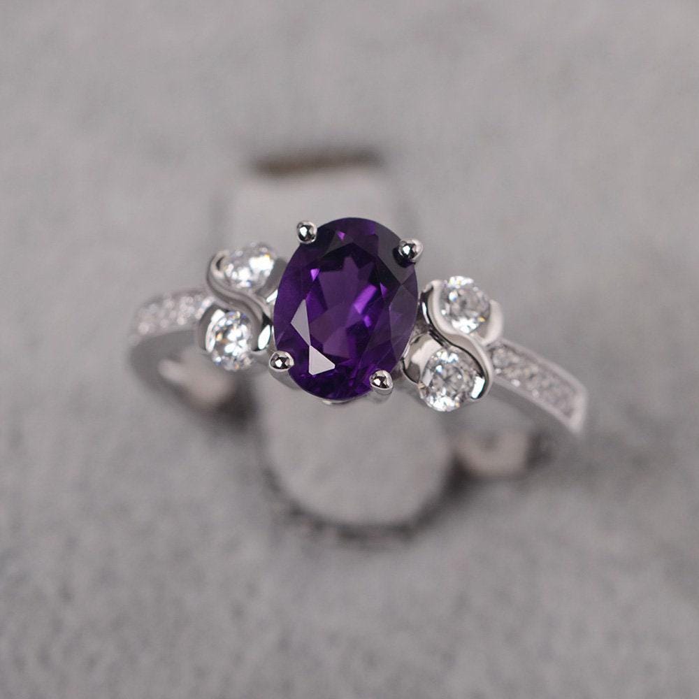 Lila Amethyst Ring Sterling Silber Oval Geschliffenen Edelstein Februar Geburtsstein von JackDesignJewelry