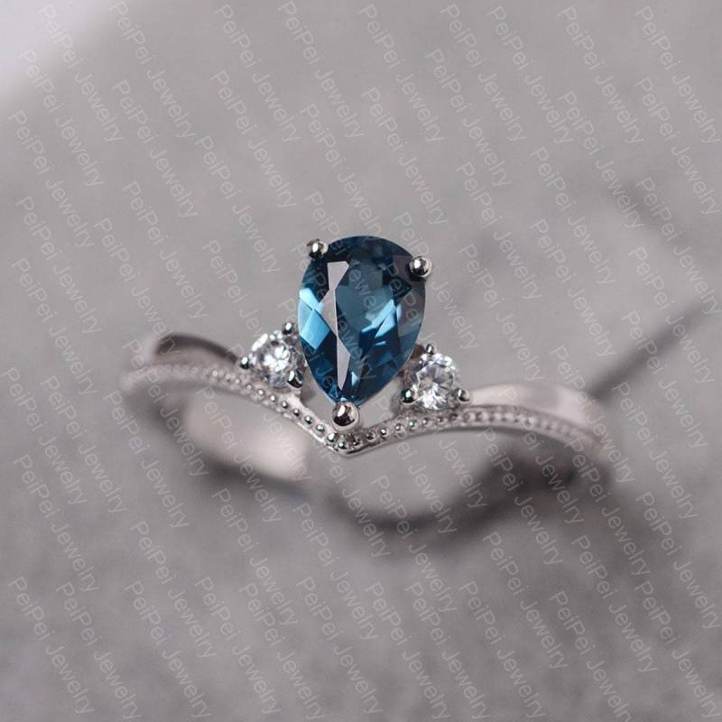London Blauer Topas Tropfenförmiger Sterlingsilber-Ehering Für Mädchen Natürlicher Edelsteinring von JackDesignJewelry