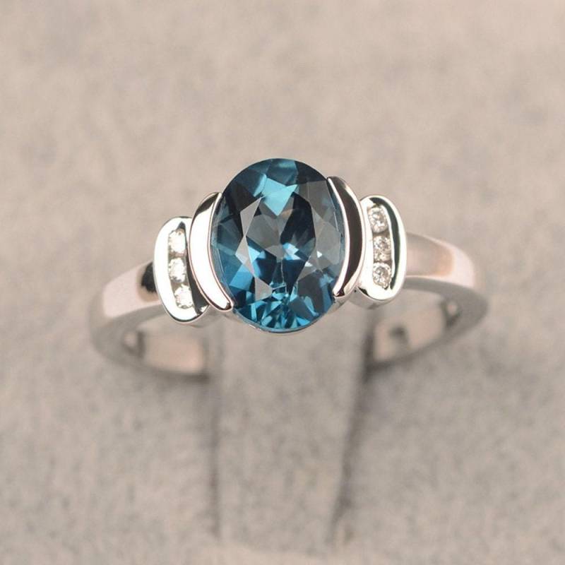 London Blautopas Ring Benutzerdefinierte Ovale Form Silber Schmuck Blauer Edelstein von JackDesignJewelry