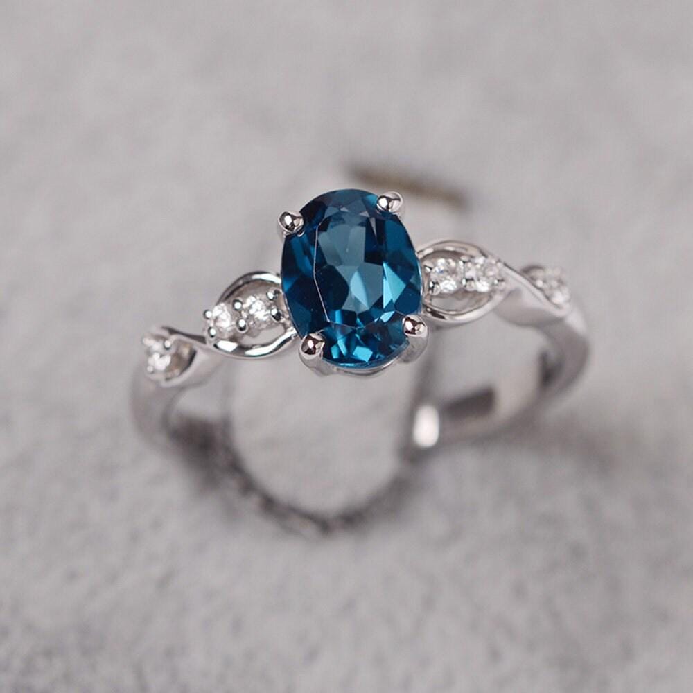 London Blautopas Ring Ovalschliff Weißgold Verlobungsring Für Frauen von JackDesignJewelry