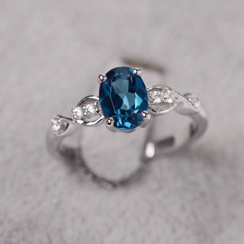 London Blautopas Ring Ovalschliff Weißgold Verlobungsring Für Frauen von JackDesignJewelry