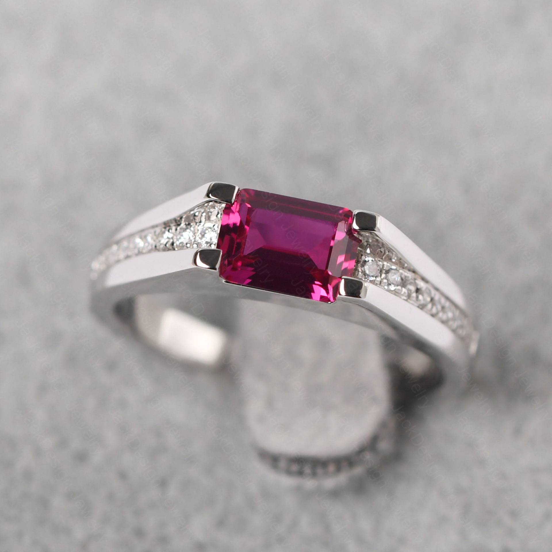 Minimalist Rubin Vorschlag Ring Sterling Silber Smaragd Cut 5x7 Mm Juli Birthstone Minimalist Rubin Vorschlag Ring Sterling Silber Smaragd Cut 5x7 Mm Juli Birthstone von JackDesignJewelry