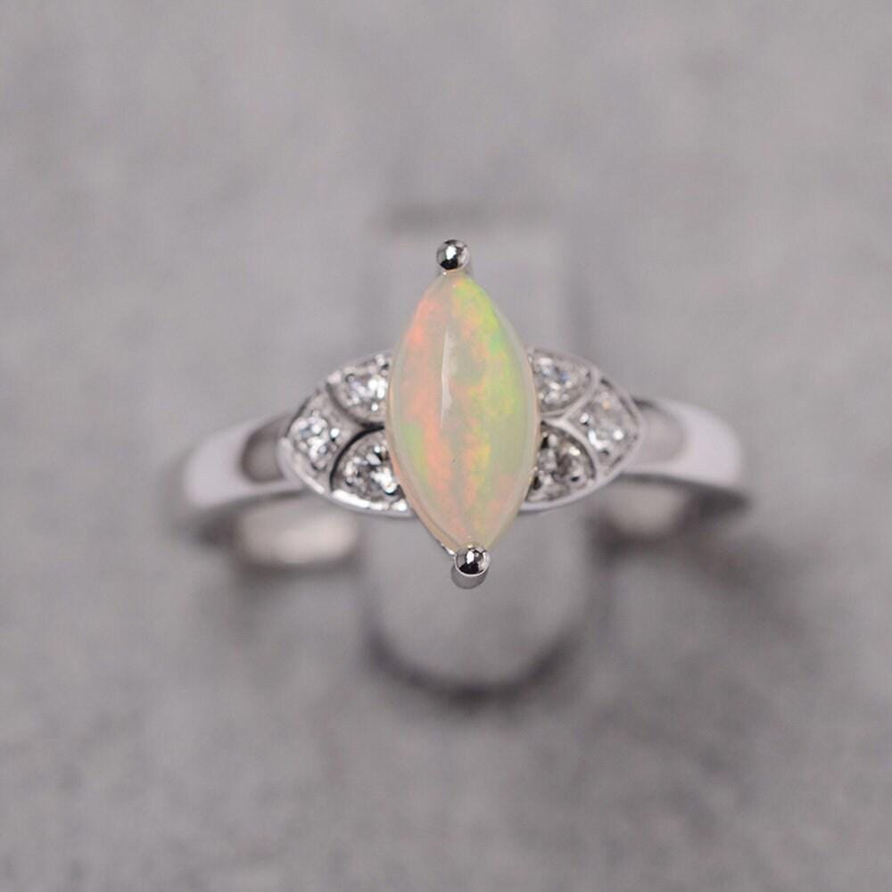 Opal Ring Marquise Cut Regenbogen Edelstein Für Mädchen Jahrestag Silberring von JackDesignJewelry