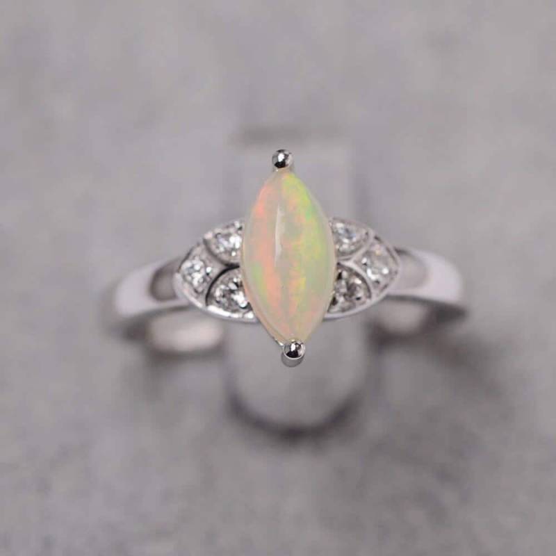 Opal Ring Marquise Cut Regenbogen Edelstein Für Mädchen Jahrestag Silberring von JackDesignJewelry