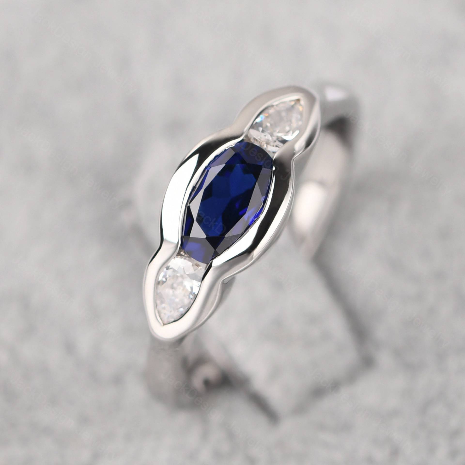 Oval Geformt 5x7 Mm Sapphire Mütter Ring Sterling Silber Drei Stein September Birthstone Oval Geformt 5x7 Mm Sapphire Mütter Ring Sterling Silber Drei Stein September Birthstone von JackDesignJewelry