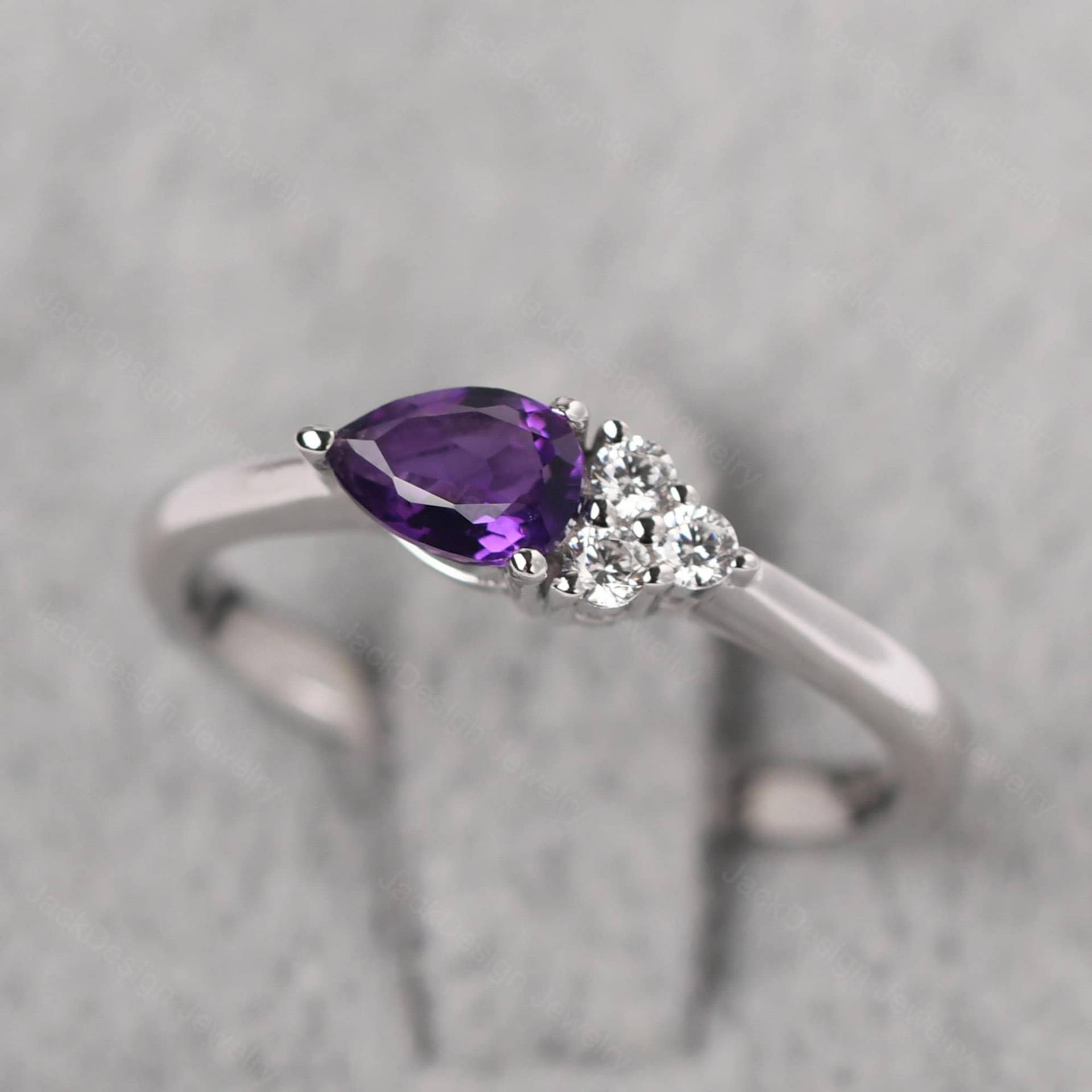 Pear Shaped Zarter Amethyst Cluster Ehering Sterling Silber Februar Geburtsstein Ring von JackDesignJewelry