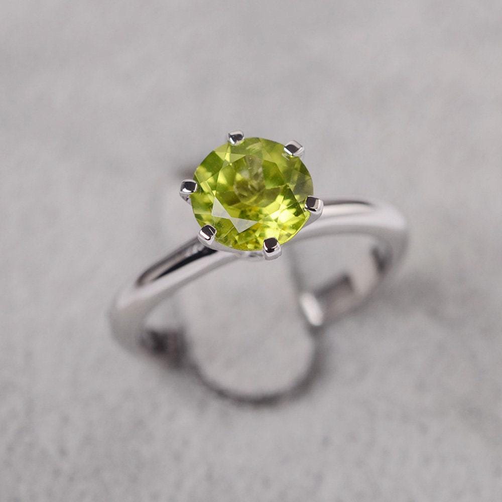 Peridot Ring Sechs Krappenfassung Runden Schnitt Grünen Edelstein August Geburtsstein Sterlingsilber-Verlobungsring von JackDesignJewelry