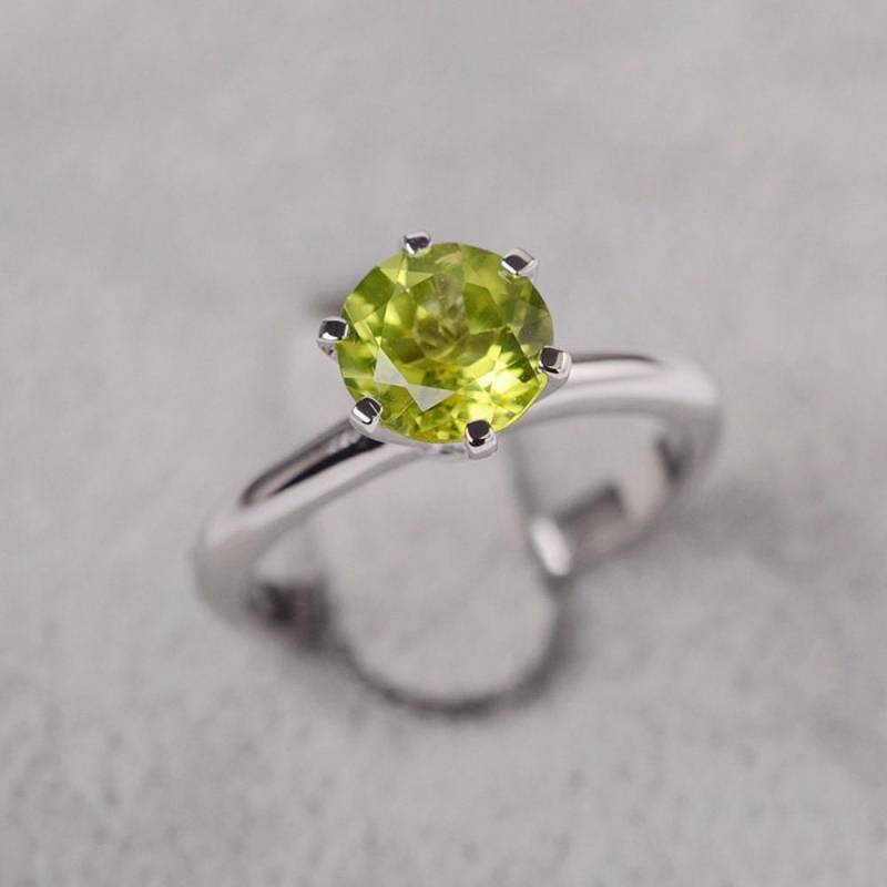Peridot Ring Sechs Krappenfassung Runden Schnitt Grünen Edelstein August Geburtsstein Sterlingsilber-Verlobungsring von JackDesignJewelry