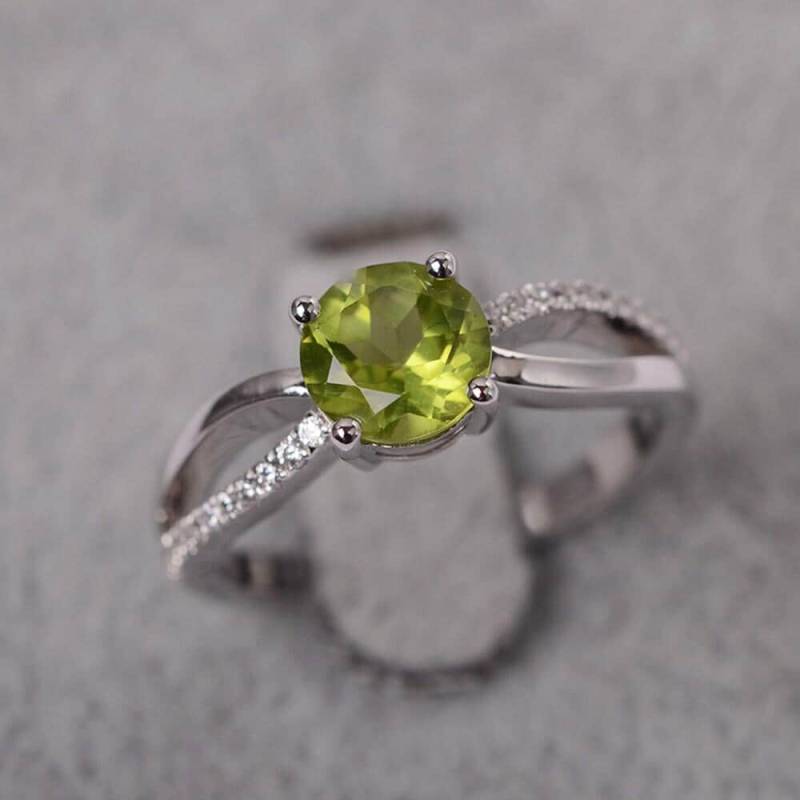 Peridot Ring Silber August Geburtsstein Eleganter Jahrestag Für Frauen von JackDesignJewelry