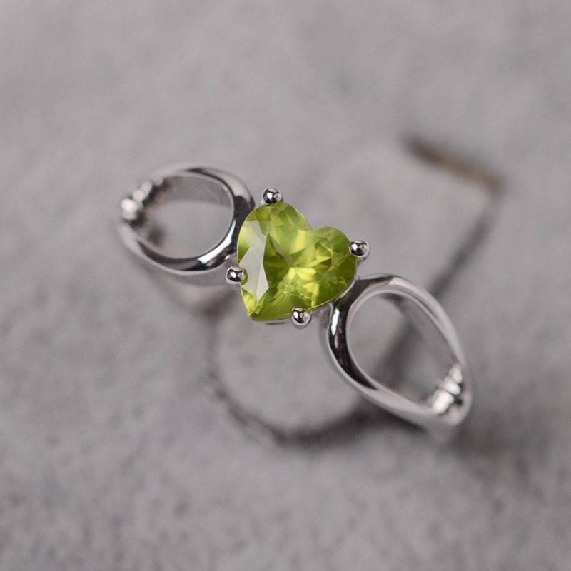 Peridot Ring Sterling Silber Solitär Jahrestag August Geburtsstein Herz Geschnitten Edelstein Für Frauen von JackDesignJewelry