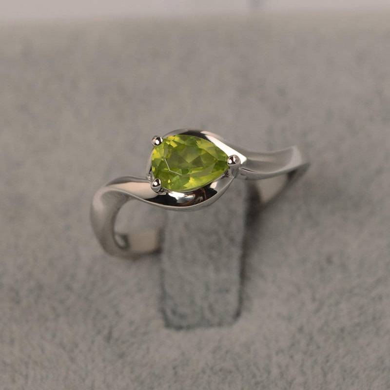 Peridot Ring Sterling Silber Solitär Verlobungsring Für Frauen August Geburtsstein von JackDesignJewelry