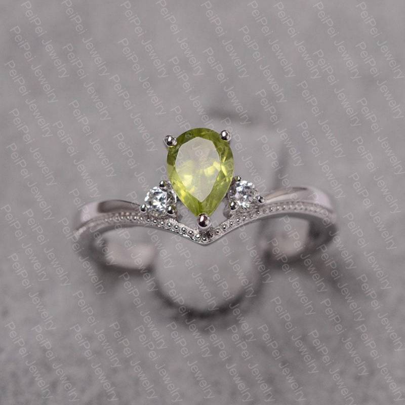 Peridot Ring Sterling Silber Verlobungsring Für Frauen von JackDesignJewelry