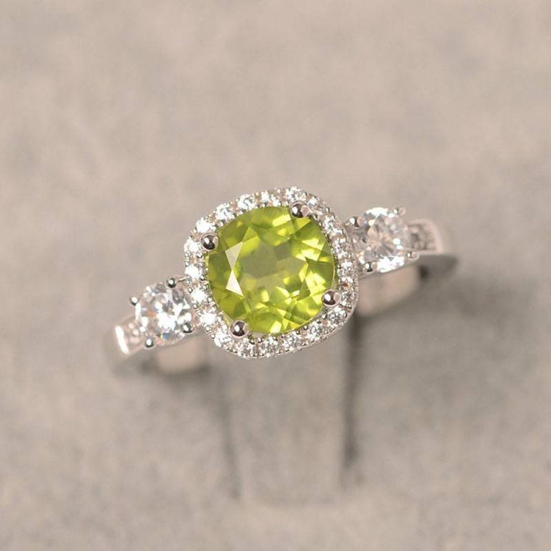 Peridot Verlobungsring Rundschliff Halo Ring August Geburtsstein von JackDesignJewelry