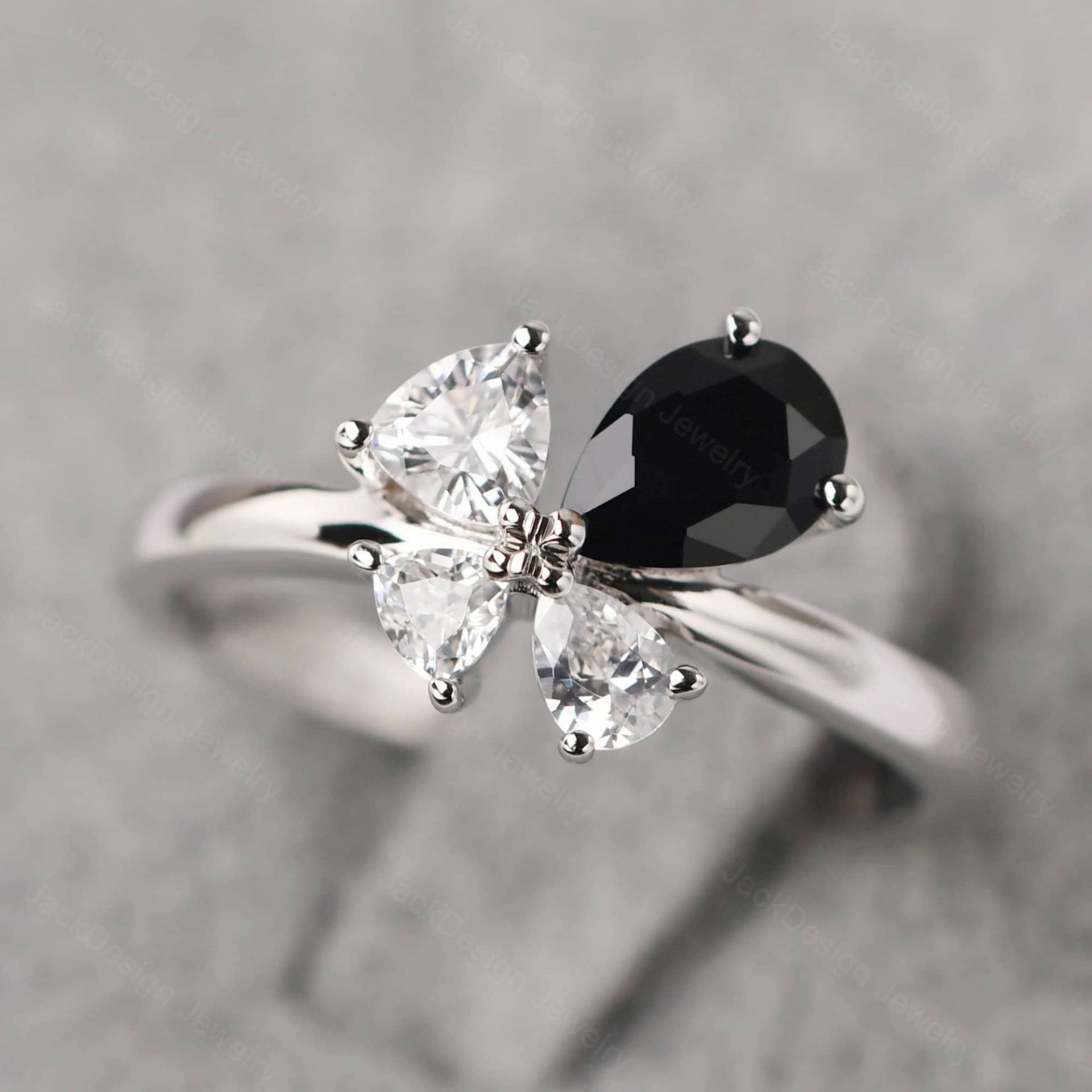 Personalisierte Schwarz Spinell Statement Ring Wasser Tropfenförmige 14K Weißgold Stein Schmetterling Personalisierte Schwarz Spinell Statement Ring Wasser Tropfenförmige 14K Weißgold Stein Schmetterling von JackDesignJewelry