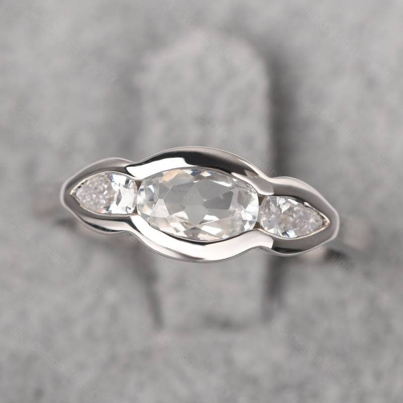 Benutzerdefinierte Weiße Topas Hochzeit Trilogy Ring Oval Cut Simulierte Diamant Verlobungsring von JackDesignJewelry