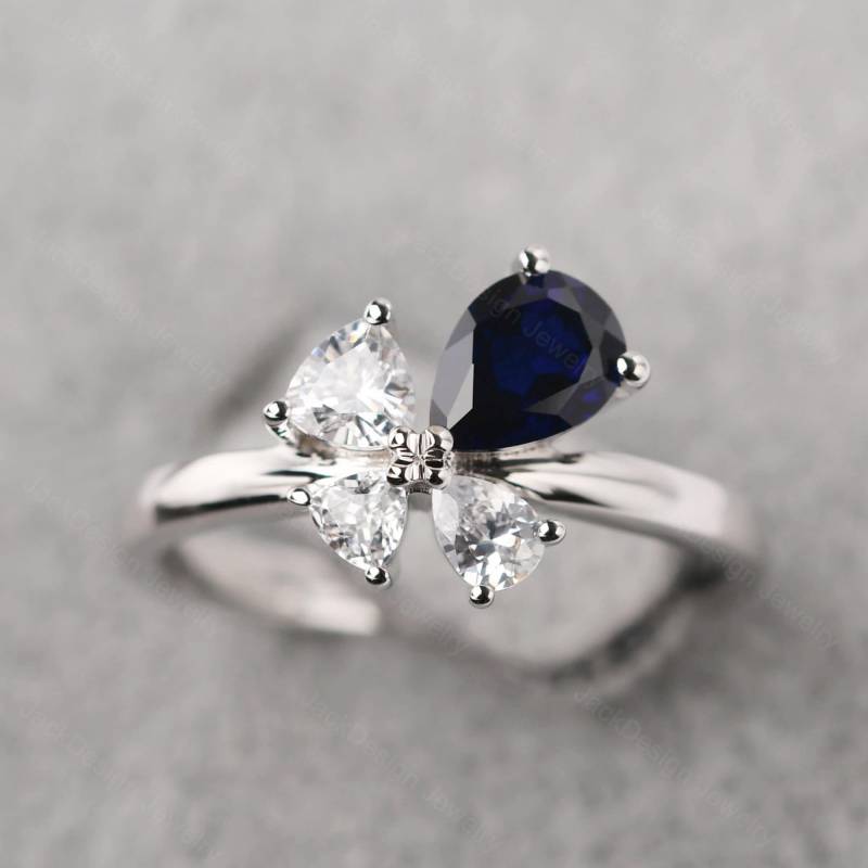 Sapphire 4 Steine Mutterring 14K Gold Blume Verlobungsring Wassertropfen Form September Birthstone von JackDesignJewelry