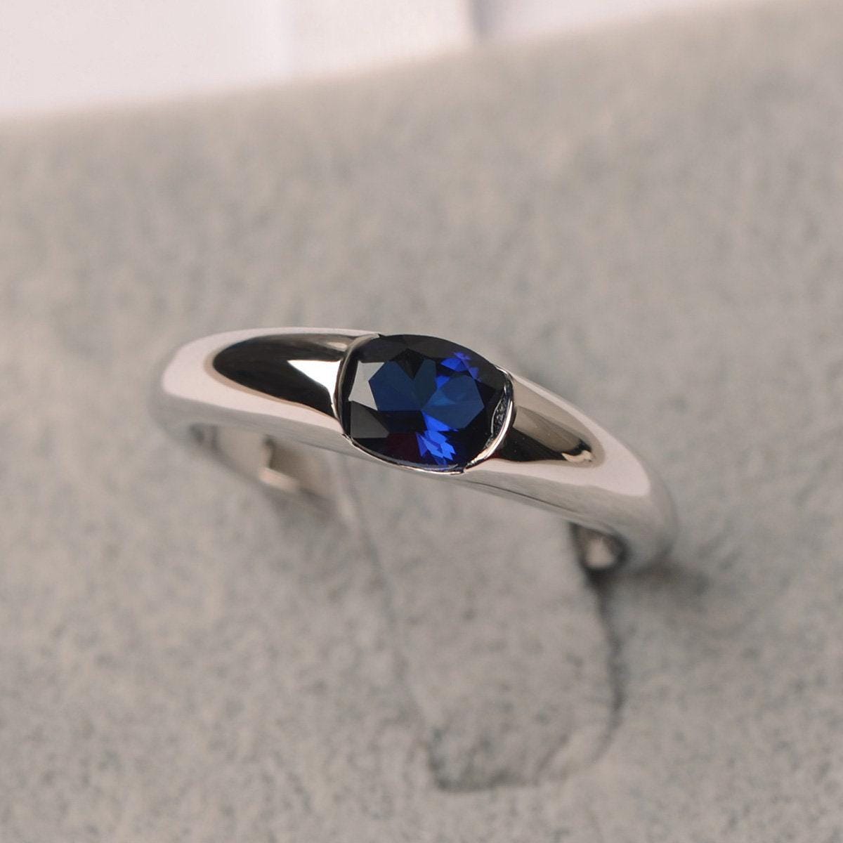 Saphir Ring Silber Verlobungsring Für Frauen Ovalschliff September Geburtsstein Halber Lünettenring von JackDesignJewelry