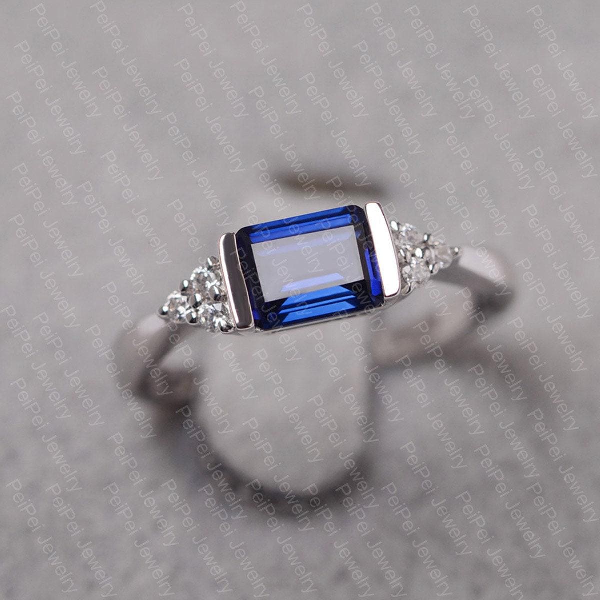 Saphir Ring Sterling Silber Halbe Lünette Verlobungsring Für Frauen September Geburtsstein von JackDesignJewelry