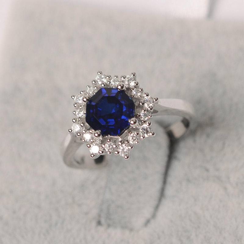 Saphir Verlobungsring Für Frauen Sterling Silber Halo Ring Achteck Schliff von JackDesignJewelry