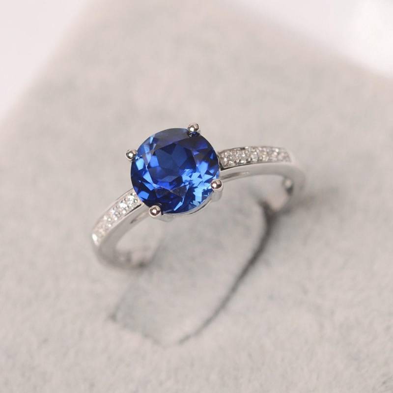 Sapphire Ring Rundschliff Blauer Edelstein September Geburtsstein Sterling Silber Verlobungsring Für Frauen von JackDesignJewelry