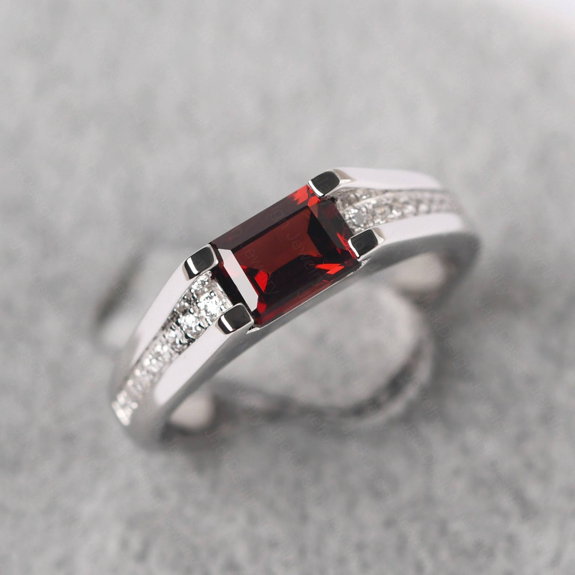 Schlichter Granat Vorschlag Ring Aus Sterling Silber Smaragd 5x7 Mm Januar Birthstone Schlichter Granat Vorschlag Ring Aus Sterling Silber Smaragd 5x7 Mm Januar Birthstone von JackDesignJewelry