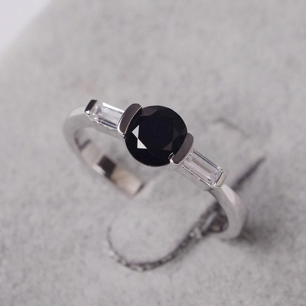 Schwarze Spinell Ringe Runde Form Schwarze Edelstein Weißgold von JackDesignJewelry