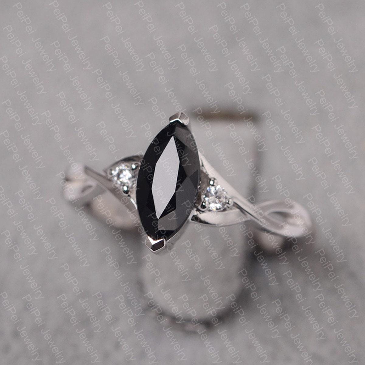 Schwarzer Spinell Ring Verdreht Sterling Silber Verlobungsring Marquise Schliff Edelstein von JackDesignJewelry