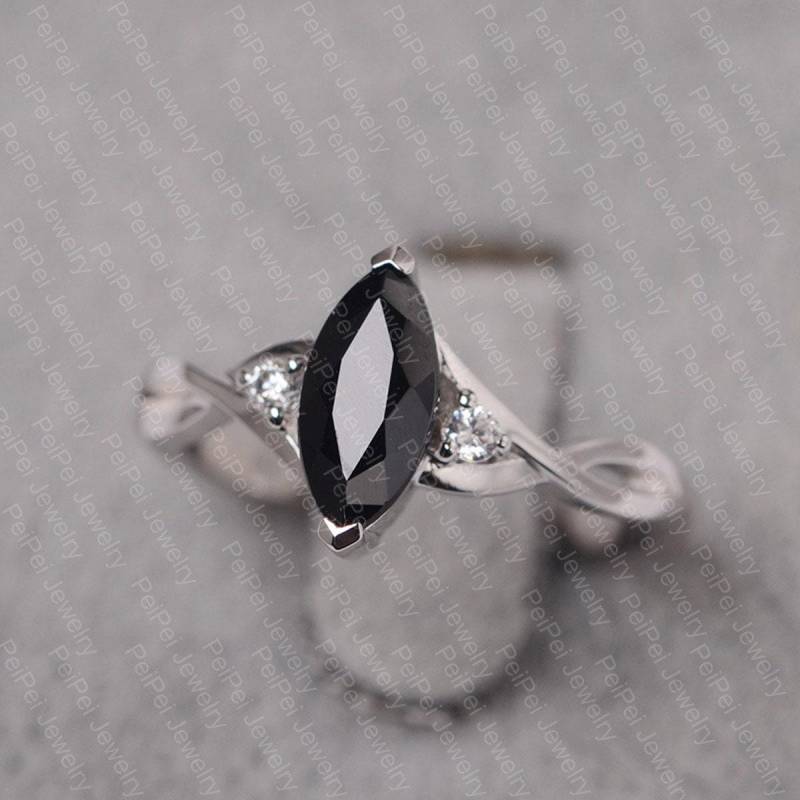 Schwarzer Spinell Ring Verdreht Sterling Silber Verlobungsring Marquise Schliff Edelstein von JackDesignJewelry