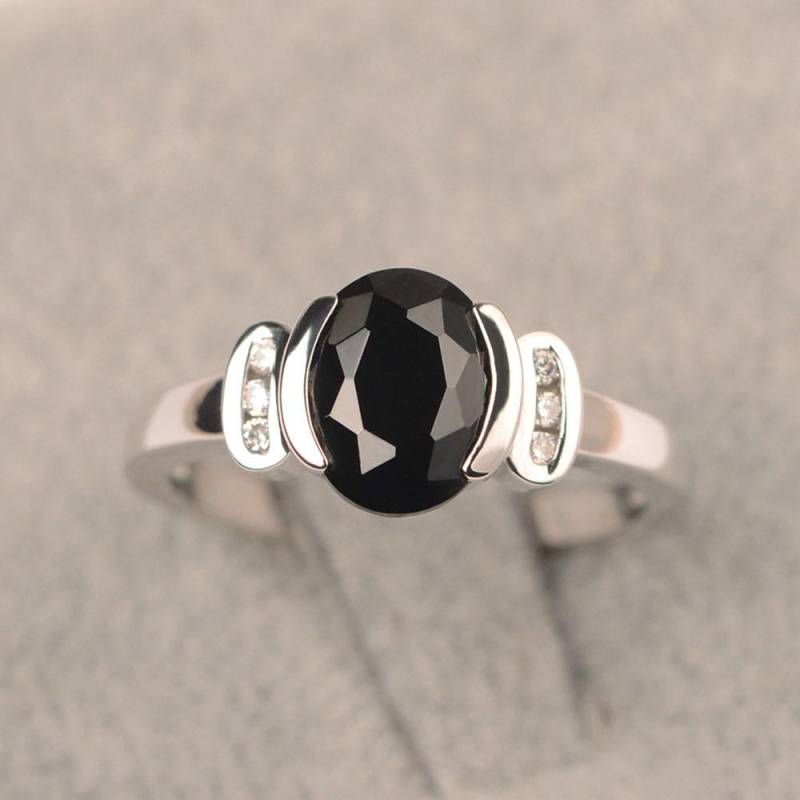 Schwarzer Spinell Ring Verlobungsring Oval 925 Silber Für Mädchen von JackDesignJewelry