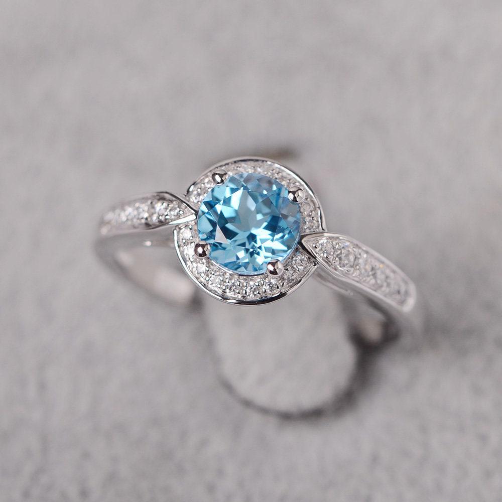 Schweizer Blautopas Ring Rundschliff Blauer Edelstein Weißgold Halo Ehering Für Frauen von JackDesignJewelry