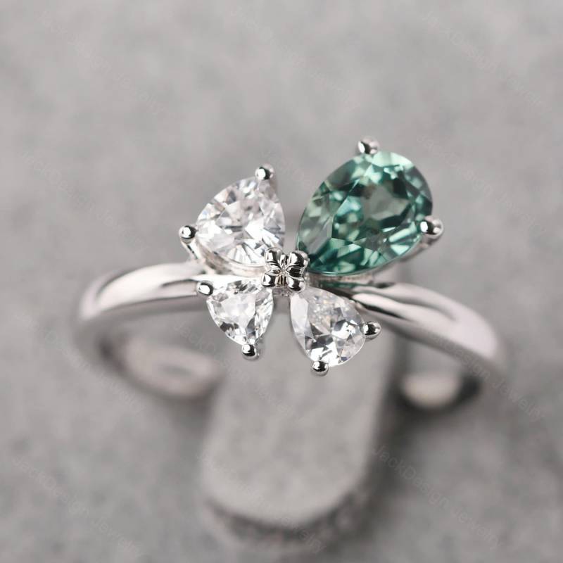 Tropfenförmiger Grüner Saphir Cluster-Verlobungsring Massivsilber Schmetterlings-Brautring von JackDesignJewelry