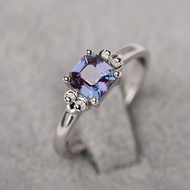 Vintage Alexandrit Versprechen Ring Silber Asscher Cut Farbwechsel Juni Birthstone von JackDesignJewelry
