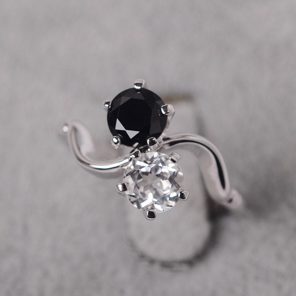 Weiß Topas Schwarz Spinell Ring Silber Rund Geschliffenen Zwei-stein-Ring Für Frauen Weiß Schwarz Edelstein von JackDesignJewelry