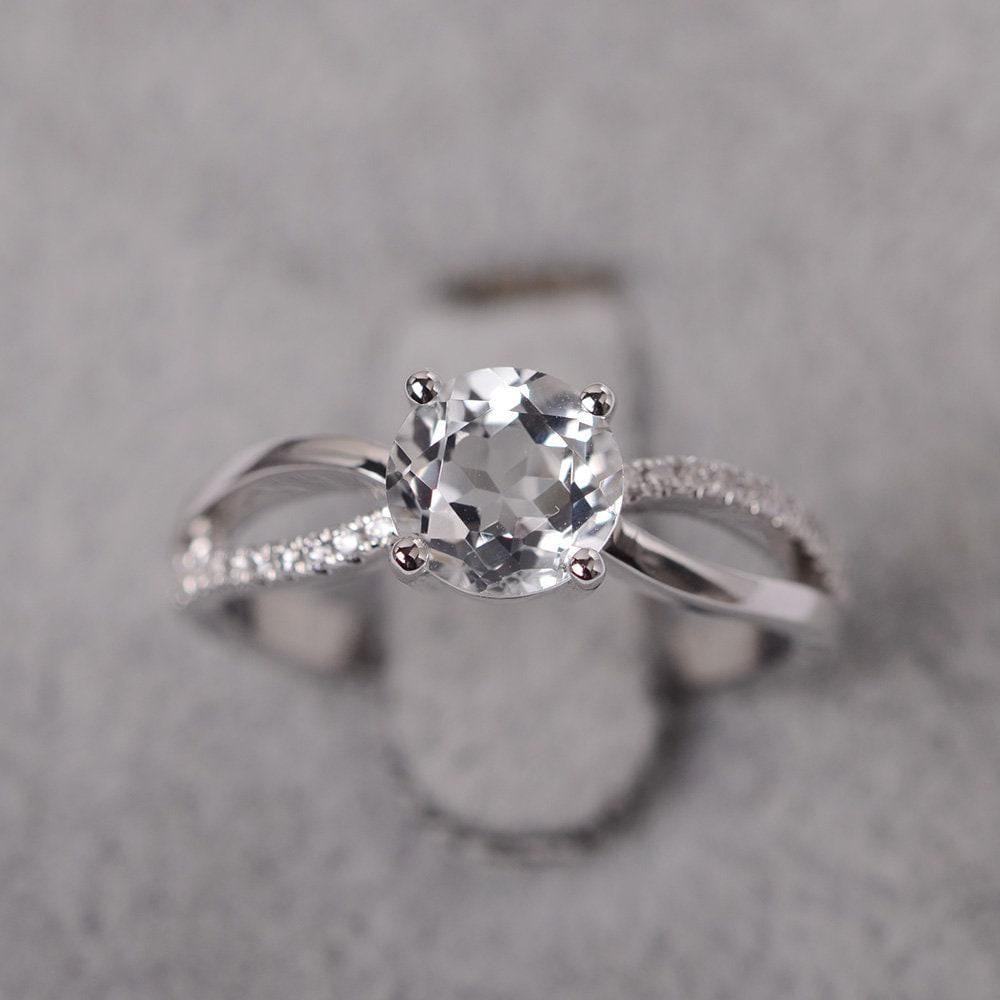 Weißer Topas Ring Silber Simulierter Diamant-Verlobungsring Runder Geschnittener Edelstein Für Frauen von JackDesignJewelry