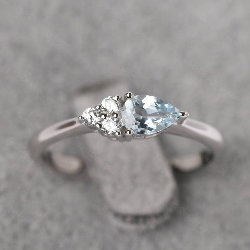Zierlicher Aquamarin Vorschlag Ring Sterling Silber Tear Drop Shaped März Birthstone von JackDesignJewelry