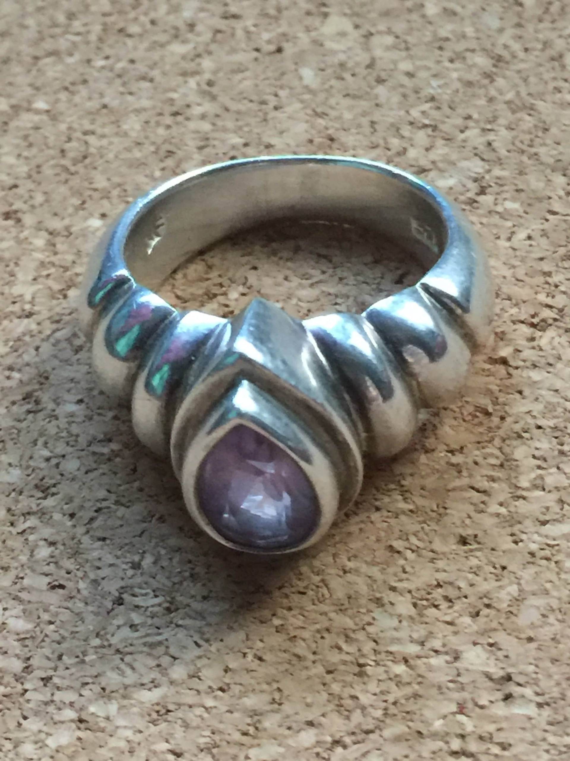 Facettierte Amethyst Tropfen Edelstein Und Sterling Silberring Facettierte Amethyst Tropfen Edelstein Und Sterling Silberring von JackalMoonDesigns