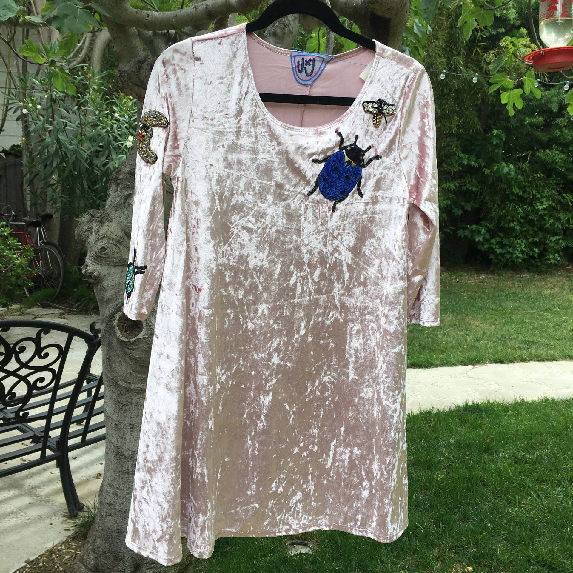 Süßes Kleid Bequemes Designer Inspiriertes Swing Sommerkleid Loses Unikat Bugs Mondkleid Velour Süßes Kleid Bequemes Designer Inspiriertes Swing Sommerkleid Loses Unikat Bugs Mondkleid Velour von JackedByJill