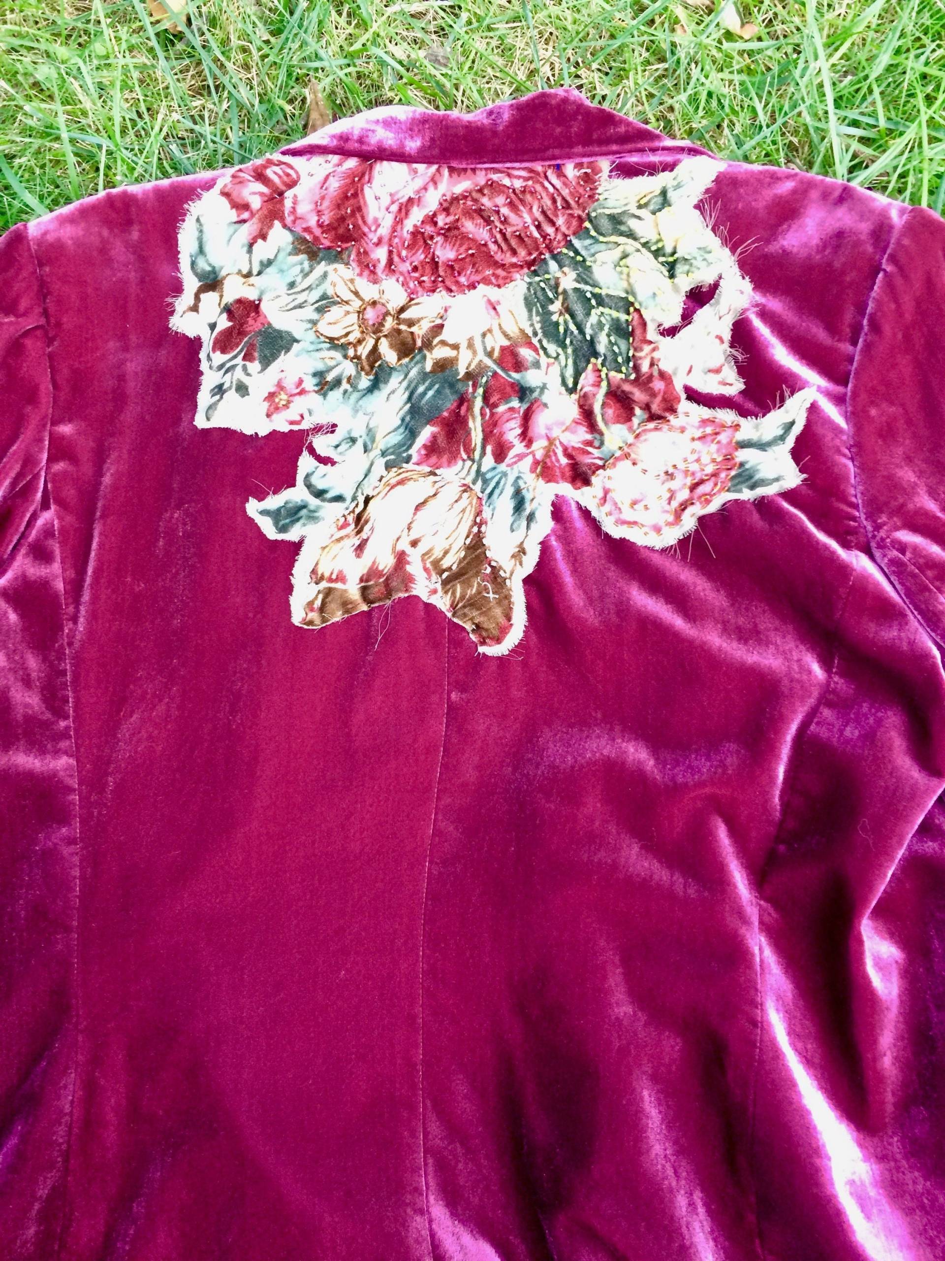 Vintage Velour Blazer Pink Fuchsia Boho Unikat Oversize Jacke Hübsche Perlenmantel Vintage Velour Blazer Pink Fuchsia Boho Unikat Oversize Jacke Hübsche Perlenmantel von JackedByJill
