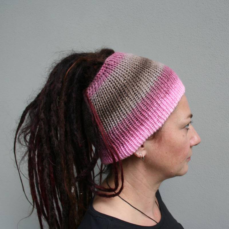 Handmade Pink-Red-Gray Ombre Dread Head Tube - Blend Hat Hippie Beanie Handgemachte Mütze in Rosa-Rot-Grau Verlauf von JackiandJack