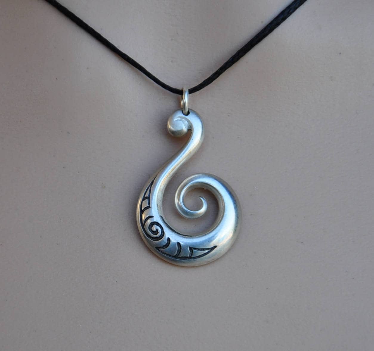 Neuseeland Maori Koru Anhänger Aus Sterlingsilber Nature Symbol.solide Sterling Silber Schmuck Neuseeland Maori Koru Anhänger Aus Sterlingsilber Nature Symbol.solide Sterling Silber Schmuck von JackieTump