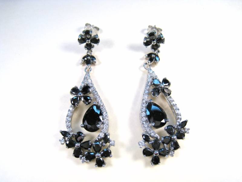 Schwarzer Onyx Edelstein & Zirkonia Ohrringe von JackiesJewelryBooks