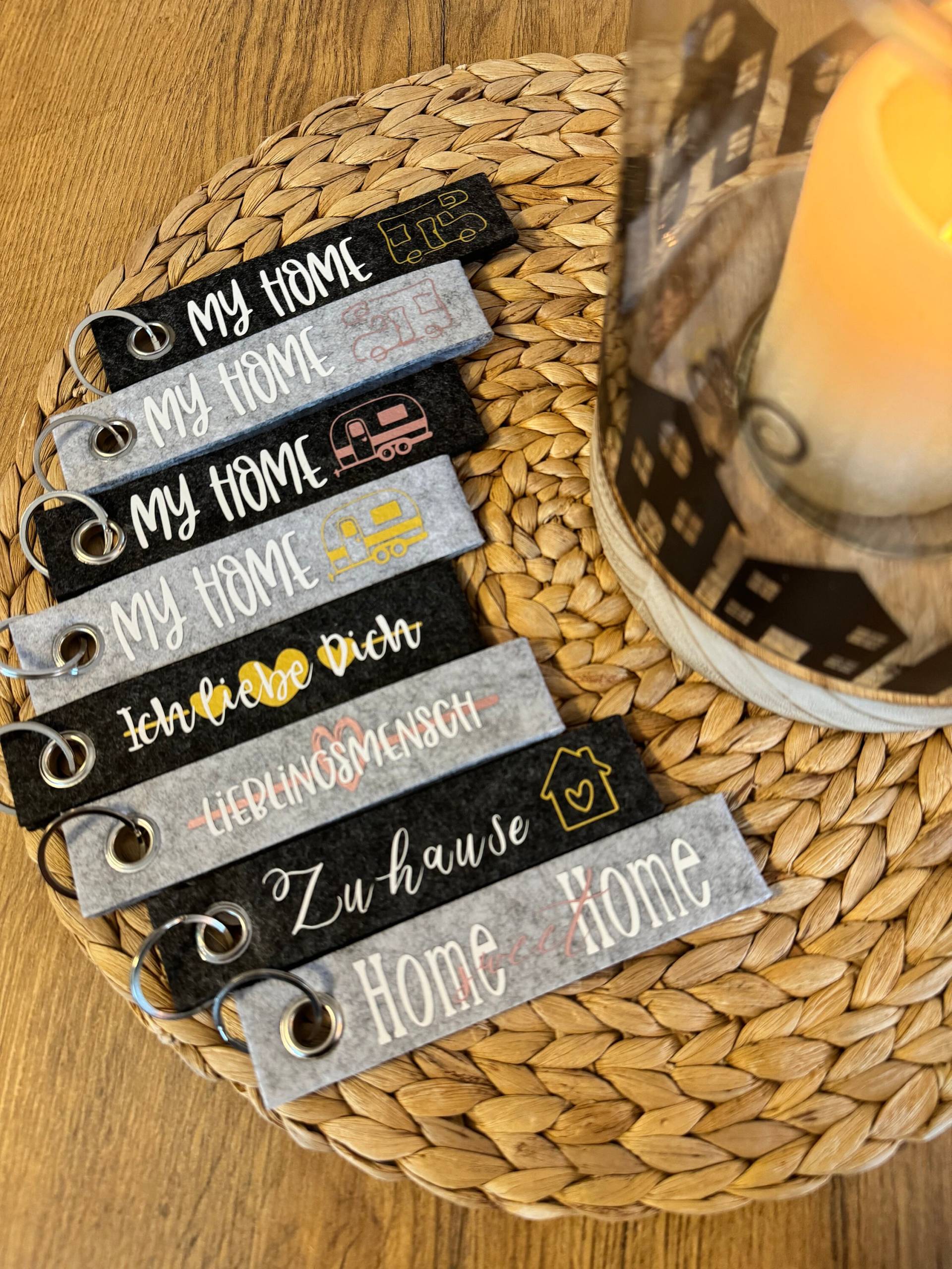 Personalisierte Schlüsselanhänger Aus Filz Personalisierte Schlüsselanhänger Aus Filz von JackysHandmadeDesign