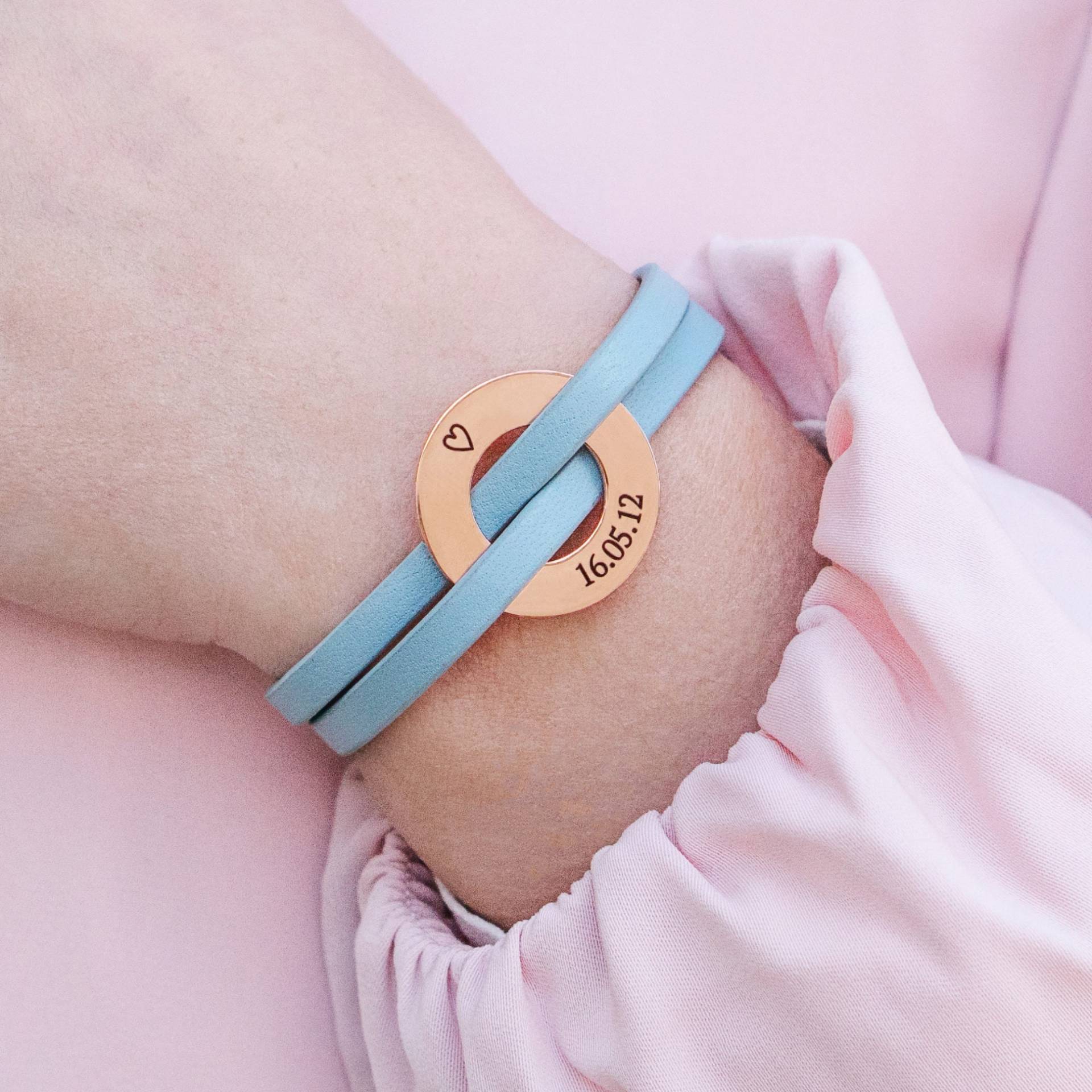 Lederarmband Hellblau Mit Wunschgravur. Unisex/Herren Oder Damen Handmade Lederarmband Hellblau Mit Wunschgravur. Unisex/Herren Oder Damen Handmade von JacobColinnStore