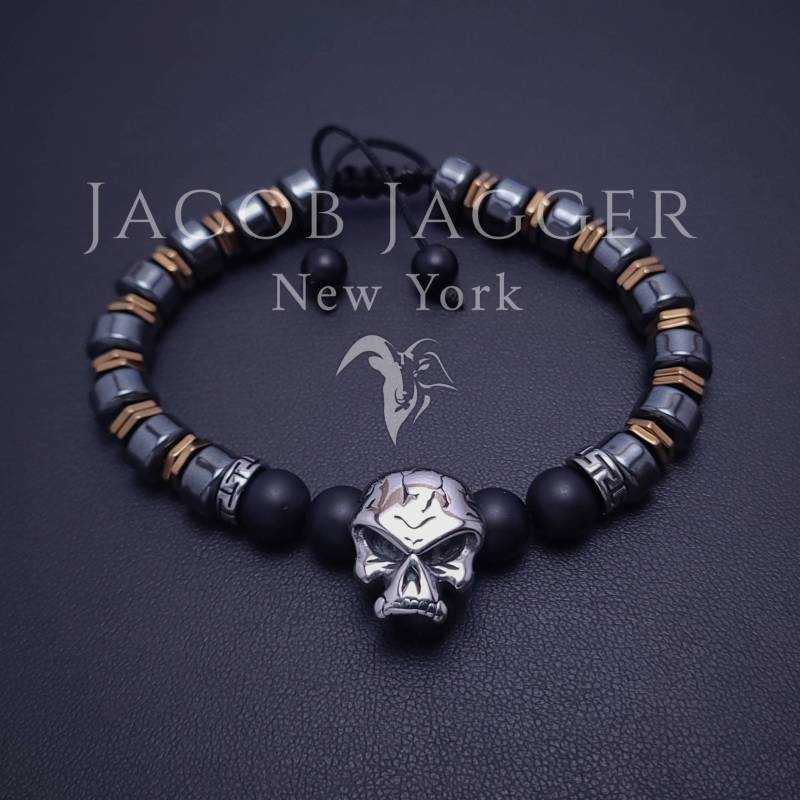 Hämatit & Onyx Gothic Totenkopf Armband Für Männer. Verstellbare Länge Mit 8mm Rondelle-Förmigen Perlen Und Silbernen Edelstahl-Skull-Anhängern von JacobJaggerNY