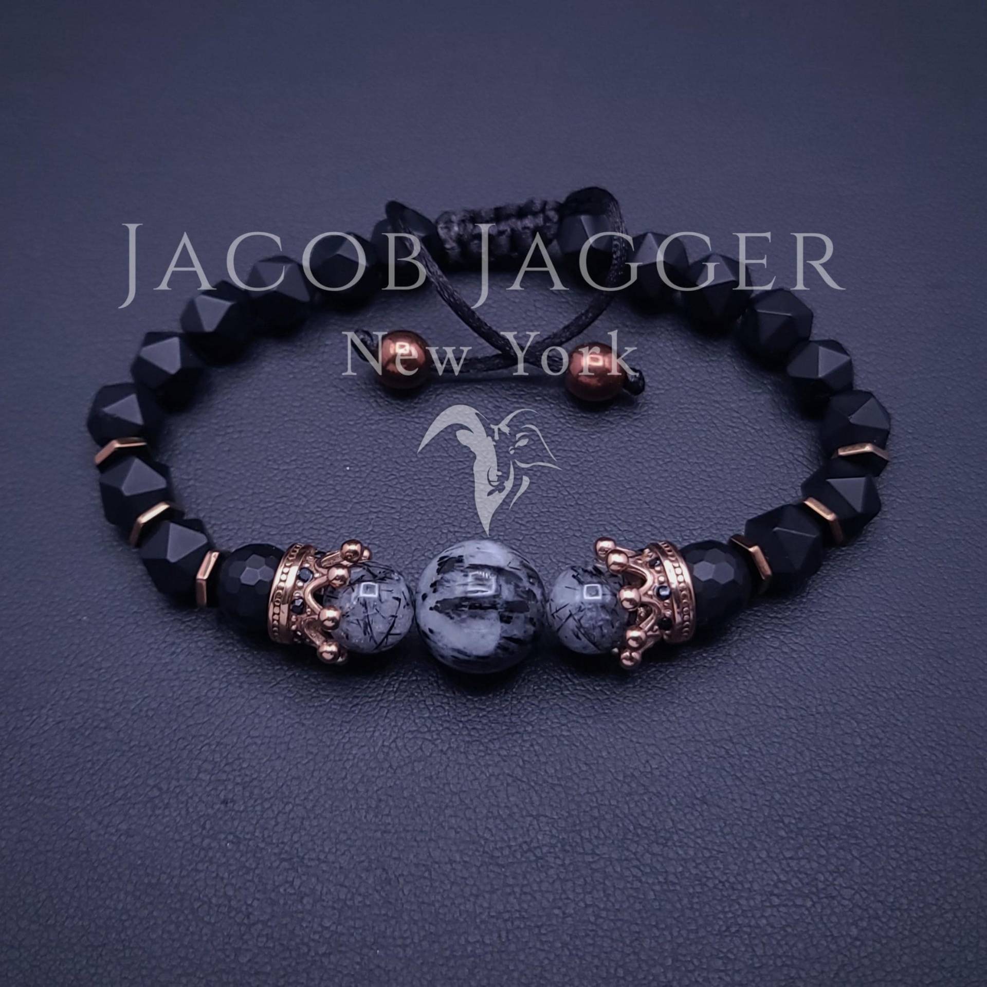 Matte Onyx & Schwarzer Rutilquarz Rose Gold Edelstahl Krone Armband. Einstellbar Mit 8 Mm Perlen Und Nicht Anlaufenden Kronenanhängern Matte Onyx & Schwarzer Rutilquarz Rose Gold Edelstahl Krone Armband. Einstellbar Mit 8 Mm Perlen Und Nicht Anlaufenden Kronenanhängern von JacobJaggerNY