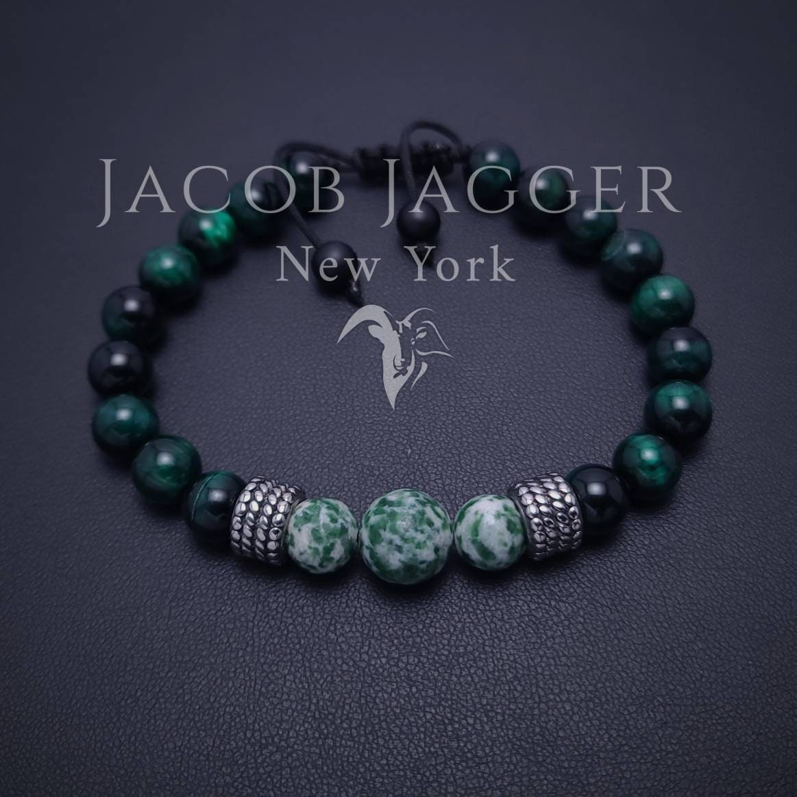 Minimalist Armband Aus Grünem Spot Jaspis & Tigerauge. Verstellbare Länge W/Natürliche 8mm Stein Perlen Und Silber Edelstahl Anhänger Minimalist Armband Aus Grünem Spot Jaspis & Tigerauge. Verstellbare Länge W/Natürliche 8mm Stein Perlen Und Silber Edelstahl Anhänger von JacobJaggerNY